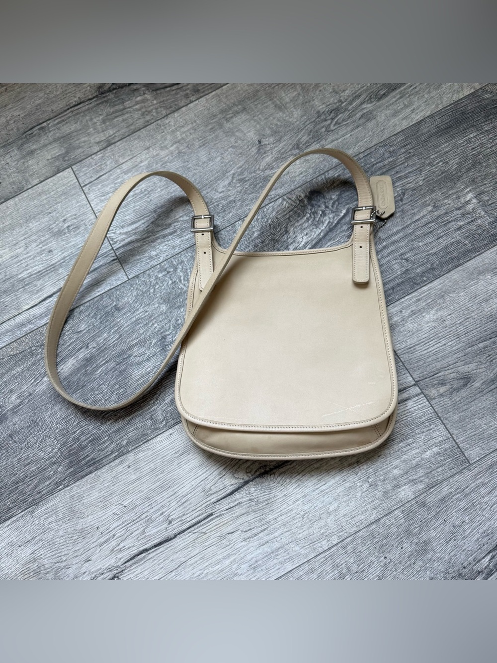 VTG Coach 9131 genuine leather crossbody/shoulder bag